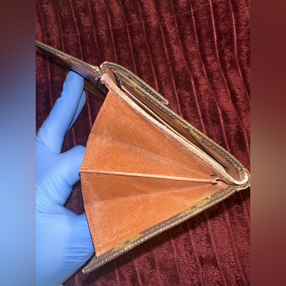 Louis Vuitton Monogram Elise Wallet - Picture 11 of 14